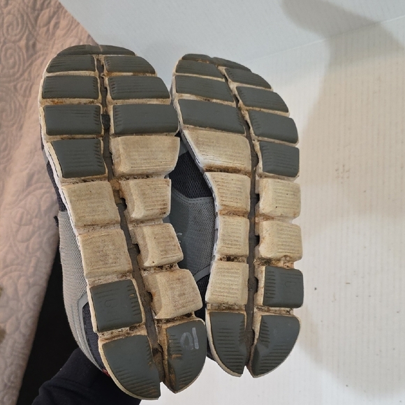 On Cloud 5 Running Men's Black and Gray Athletic Shoes Size 9.5 - Picture 9 of 9